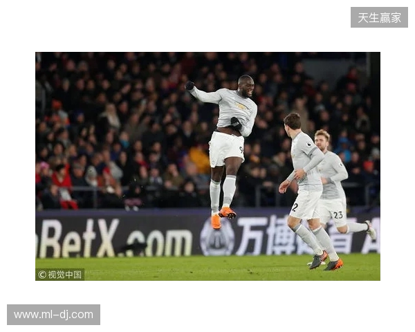 记者:18岁前锋莱西未入选曼联本场名单,阿莫林决定征召舍什科